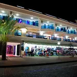 Opia Hotel
