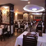 Hotel Opia