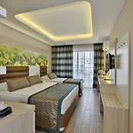 Hotel Opia *
